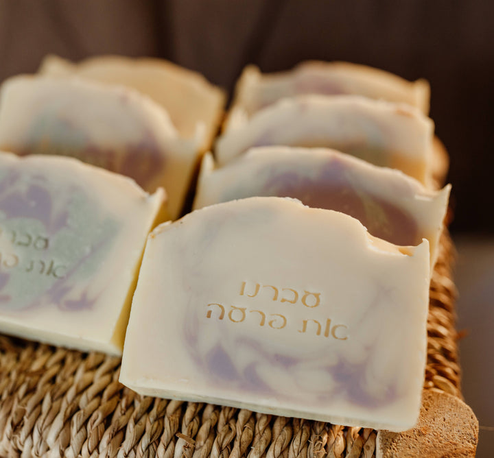 סבון מוצק טבעי לחג פסח - חג שמח | עברנו את פרעה