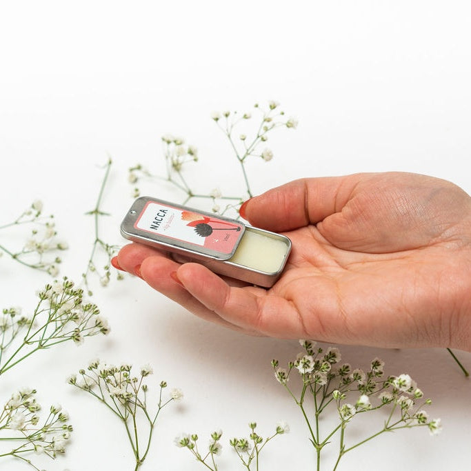 שפתון נגד יובש