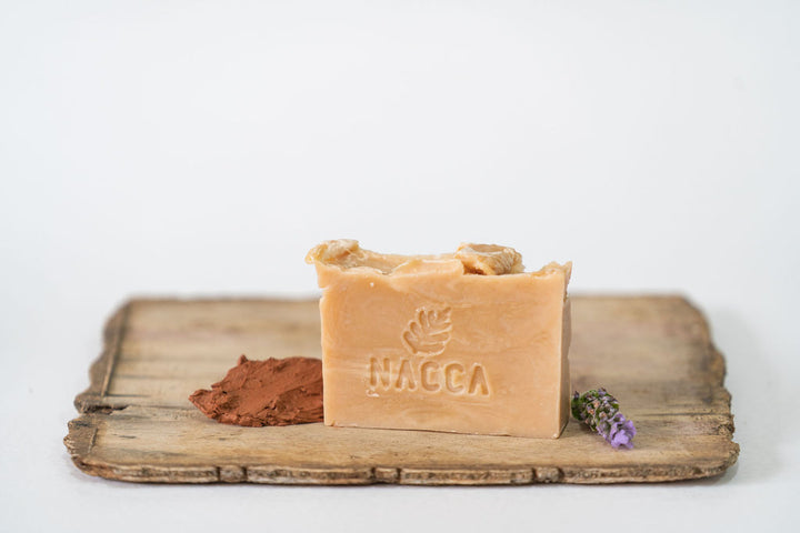 סבון מוצק לוונדר עם חימר אדום