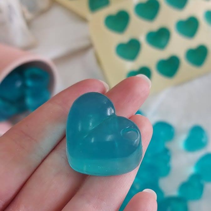 סבון לב קטן בצבע כחול-שקוף